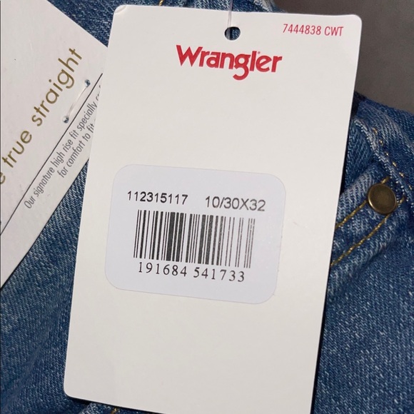 Wrangler Women's Straight-Leg Jeans in Ocean Medium Wash, size 10x32 - Picture 5 of 5